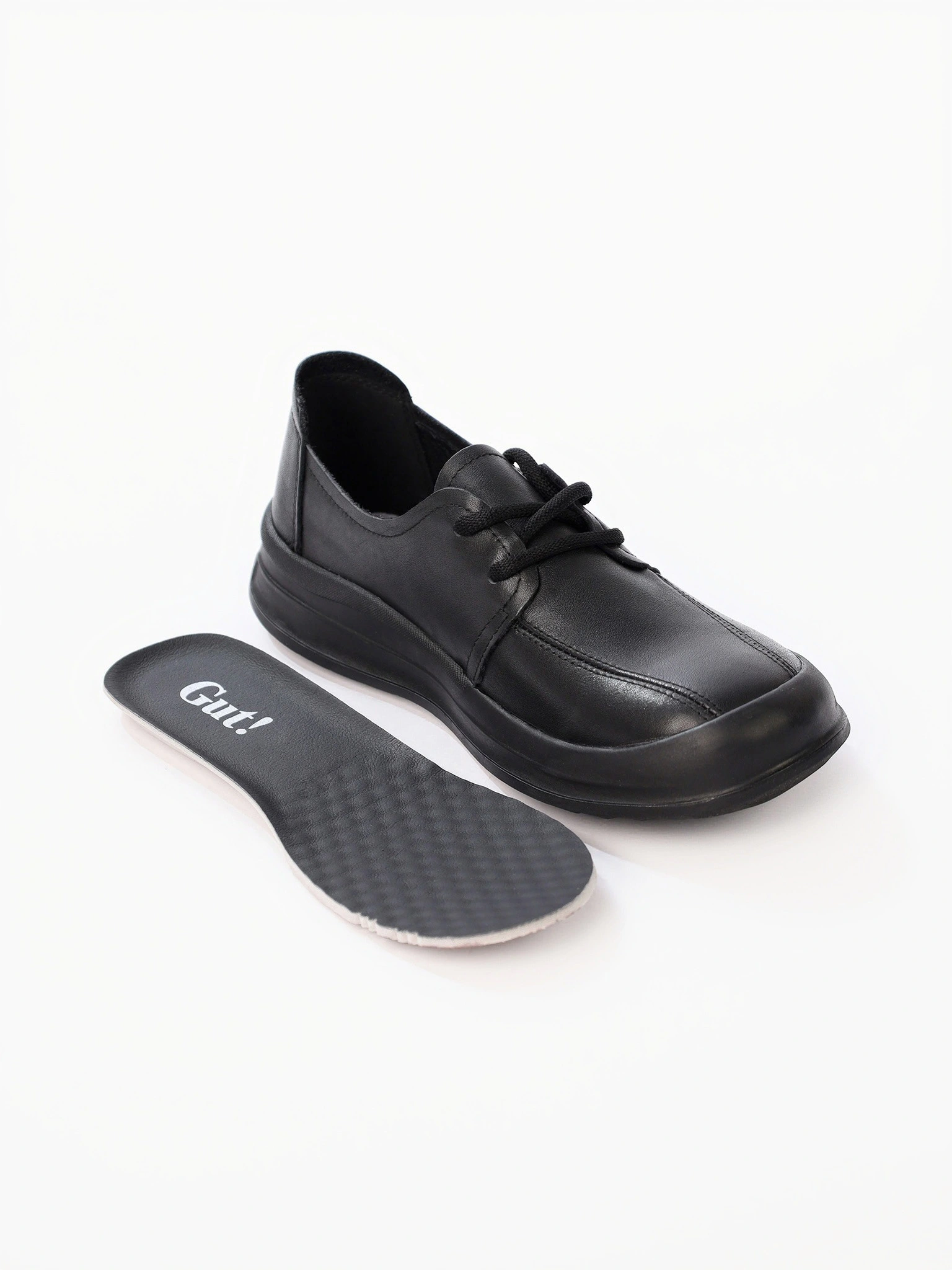 Туфли черного цвета из натуральной кожи на низкой подошве